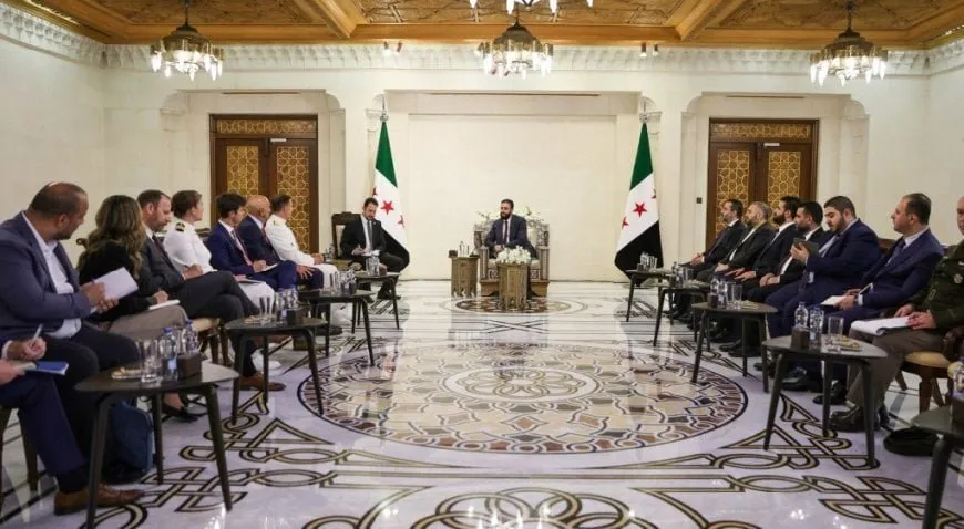 El Gobierno de Transición de EE. UU. Y el de Siria emiten declaraciones discrepantes tras la reunión en Damasco
