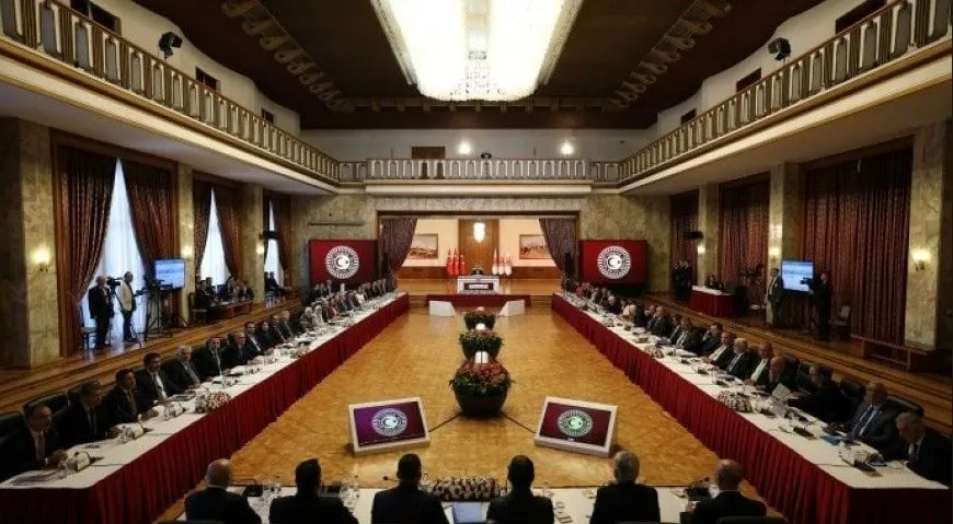 El apoyo continuo de Turquía al llamamiento del líder Ocalan en la 9.ª sesión de la comisión parlamentaria