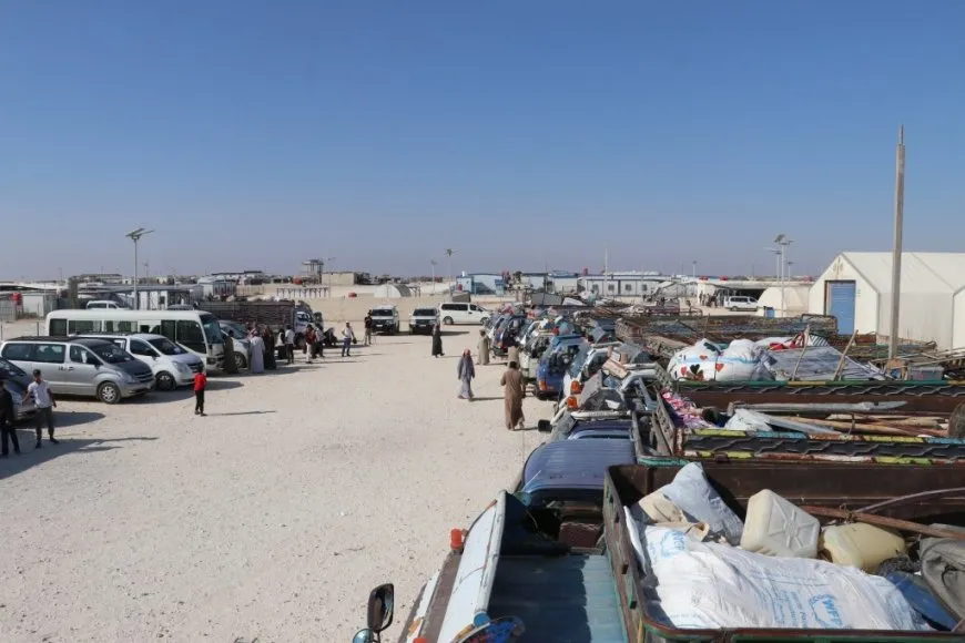 El segundo convoy de retorno voluntario sale de Tabqa al interior de Siria
