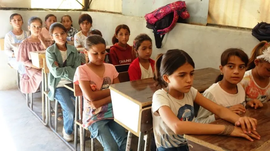 La crisis humanitaria afecta a las escuelas en el campamento de desplazados internos de Girê Spî