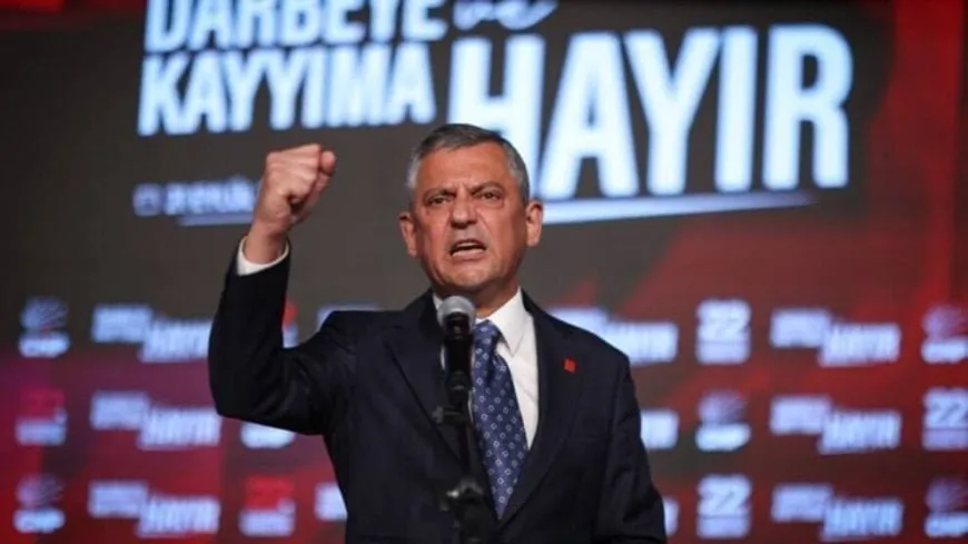 Özgür Özal conserva la presidencia del partido popular republicano