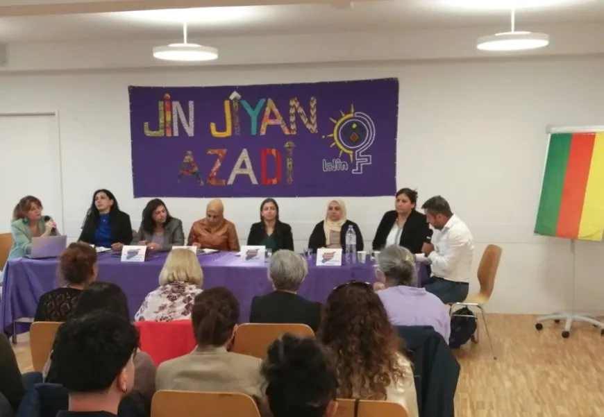 La delegación de mujeres discute el sistema de la DAA y la revolución de las mujeres durante la visita a Lausana