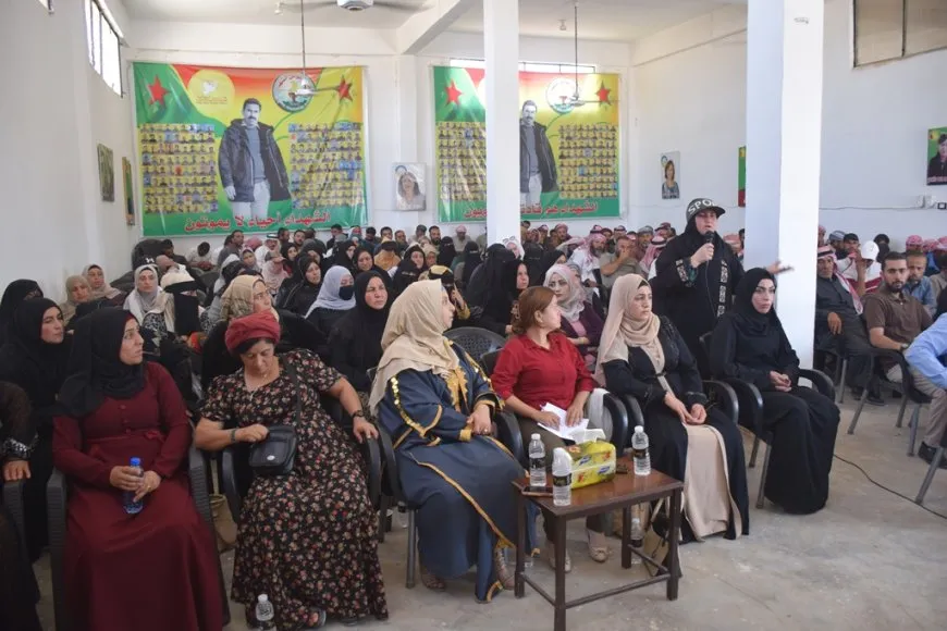 Continúa la Primera Conferencia de Comunas en Shaddadi, dedicada a mejorar la eficacia del trabajo comunal