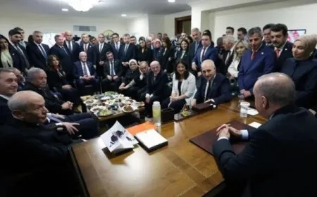 Se concluye la reunión del partido DEM, el MHP, Erdogan y Kurtulmuş