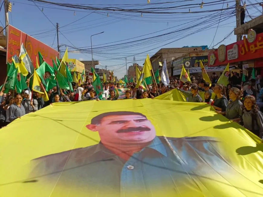 Manifestantes exigen la libertad del líder Ocalan