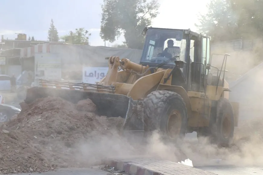 Reabren tres carreteras hacia Sheikh Maqsoud y Ashrafia en Alepo tras bloqueo del Gobierno de Transición