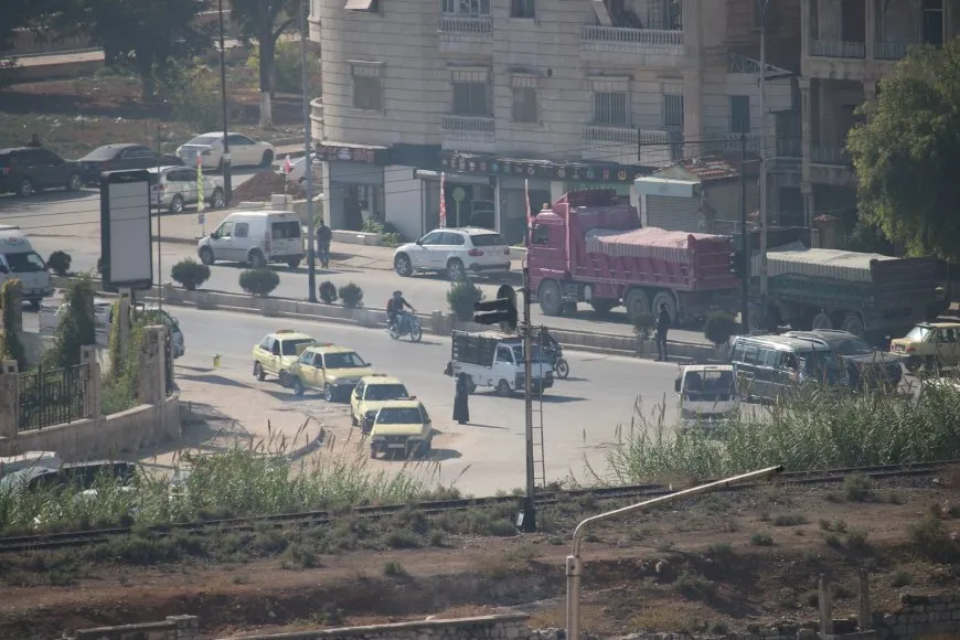 Se intensifican las restricciones para los residentes en Sheikh Maqsoud y Ashrafiyah, incluyendo el registro de mochilas escolares de los niños