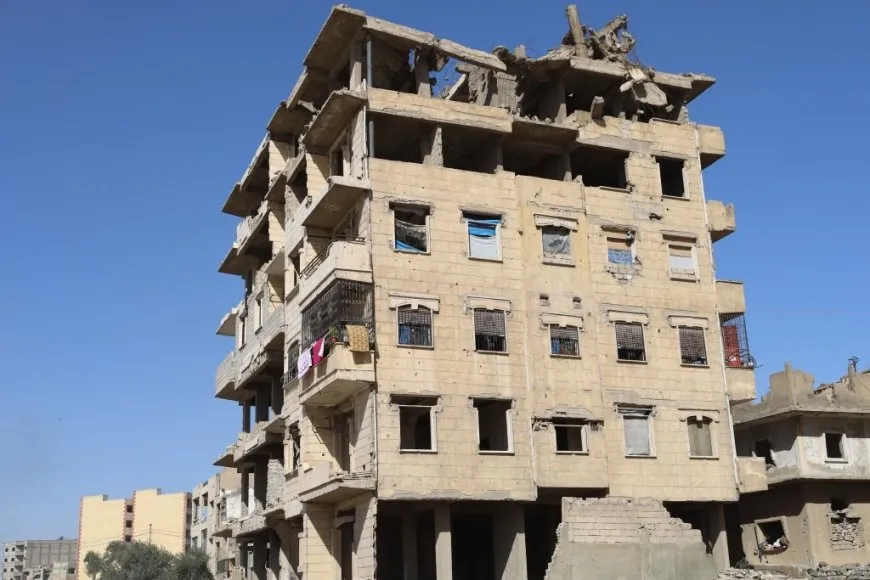 Dos historias de Raqqa representan dos lados contrastantes de una sola era