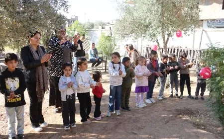 Tirbespiye celebra el Día Mundial de la Infancia con los niños de Afrin y Sahba
