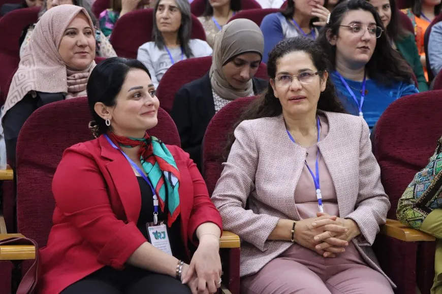Comienza la cuarta conferencia de la Unión de Medios de Mujeres