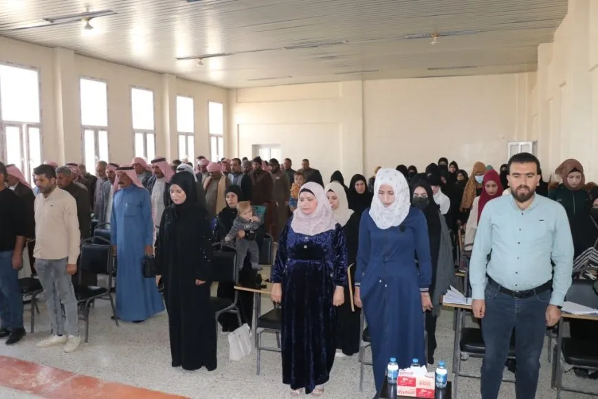 Se celebra en la ciudad de Curniyê, Tabqa, una conferencia de comunas