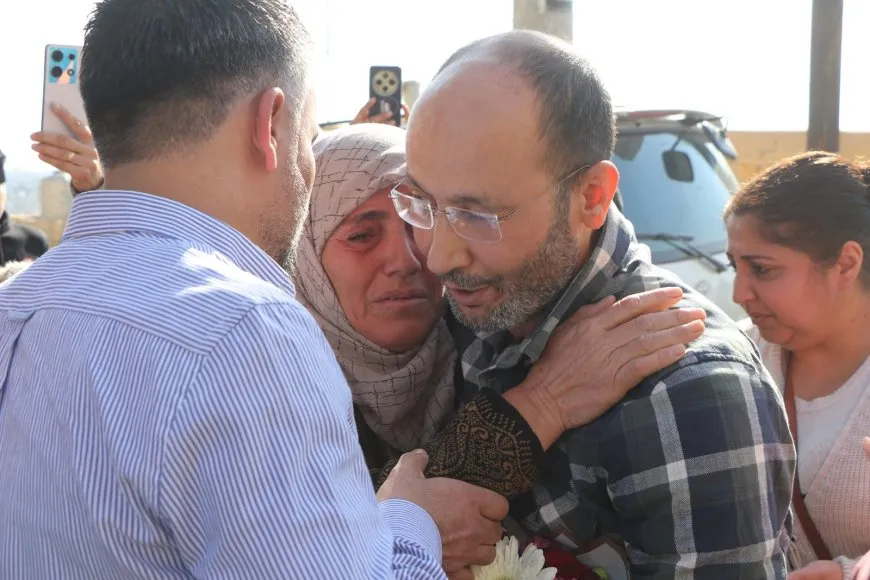 Tras 32 años en cárceles del Estado turco, un combatiente del Movimiento de Liberación del Kurdistán regresa a Şêxmeqsûd