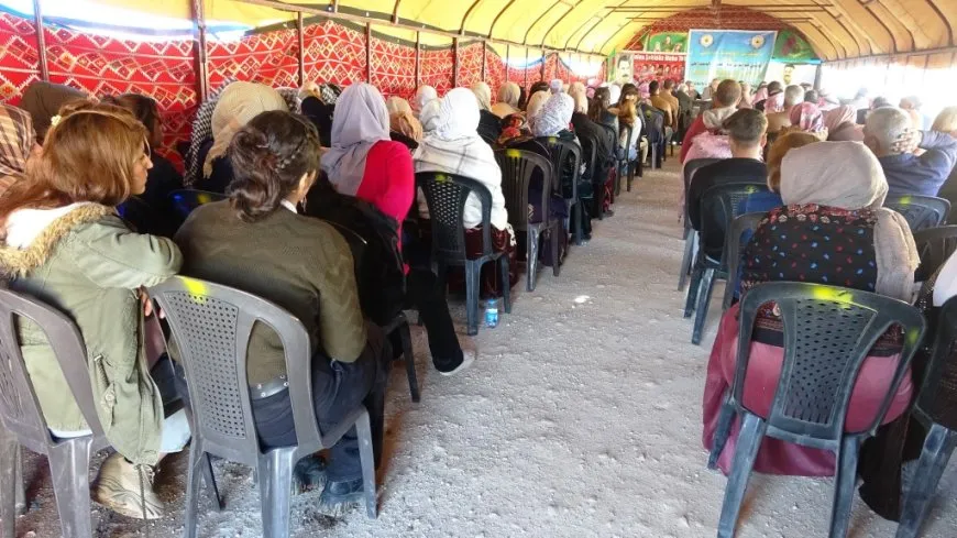 Dos conferencias comunales se celebran en el cantón del Éufrates