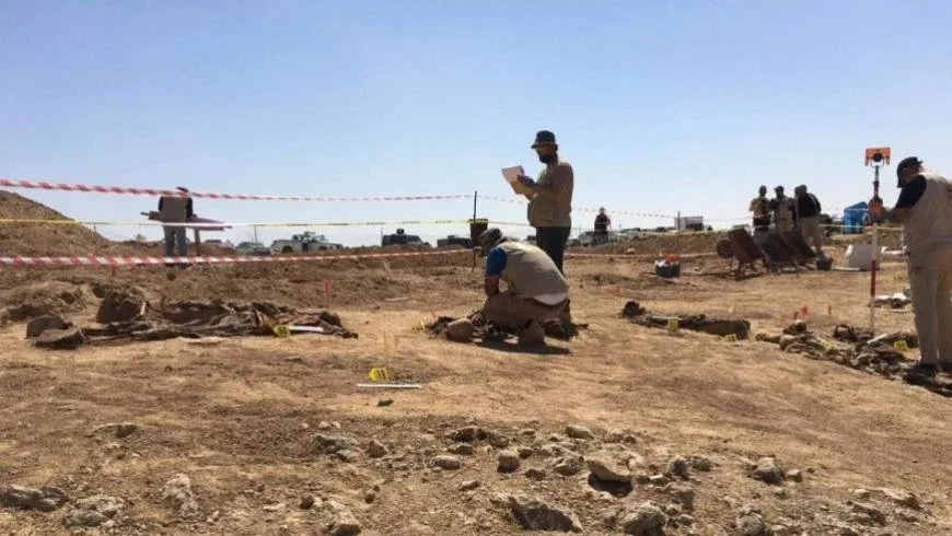 Encuentra una fosa común en el campo de Homs