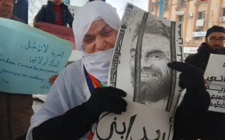 Protesta en Suweyda exige revelar el destino de los secuestrados y reabrir el expediente de las fosas comunes