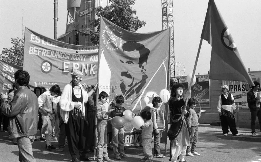 Transformación del pensamiento en un concepto social dominante a través del Movimiento de Liberación del Kurdistán