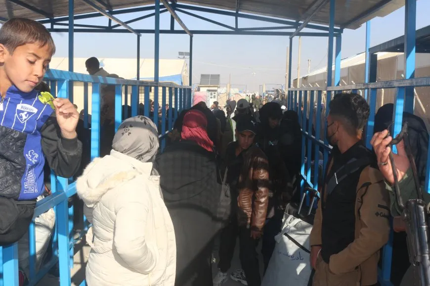 240 familias iraquíes abandonan el campamento de al-Hol