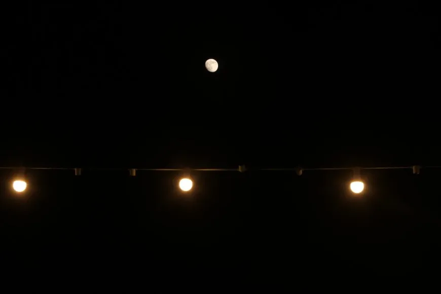 Comienza la iluminación de las calles de Amude y del Distrito de la Mujer Libre