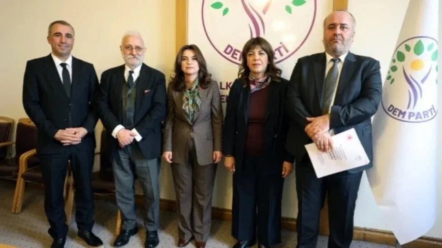 Los partidos DEM, CHP y EMEP presentan sus informes al Parlamento turco