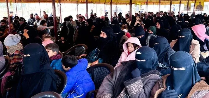 El Consejo Militar de Deir ez-Zor celebra una reunión con familias de mártires y combatientes en Hajin