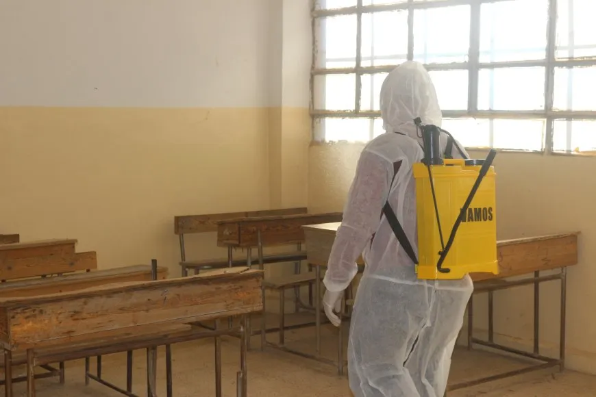 La campaña de desinfección de las escuelas continúa en el noreste de Siria