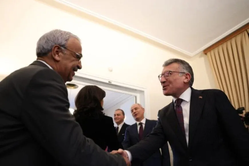 Comienzan los encuentros entre la Delegación de Imrali y el AKP