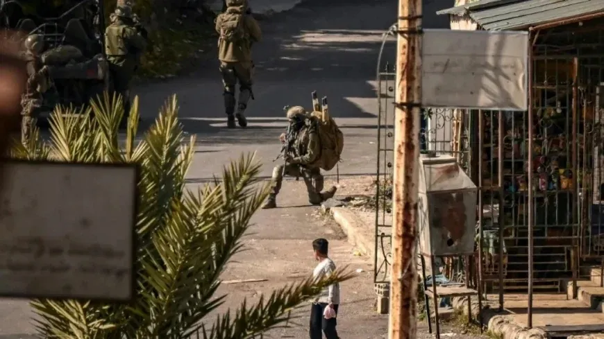 Las fuerzas israelíes arrestan a jóvenes dentro de territorio sirio