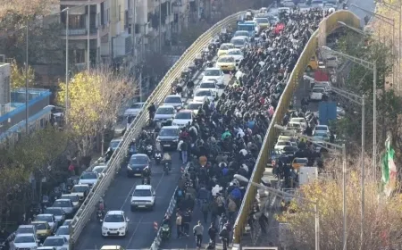 Jameneí reconoce la legitimidad de las demandas mientras continúan las protestas