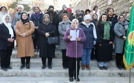 Kongra Star llama a la solidaridad global de las mujeres con las mujeres de Irán contra la opresión