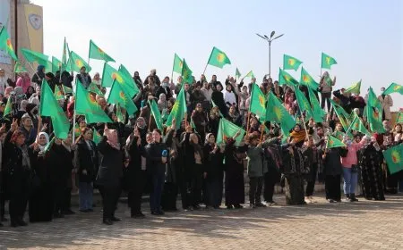 Mujeres de la región de Jazira protestan contra los ataques a Rojava y la violación del alto el fuego