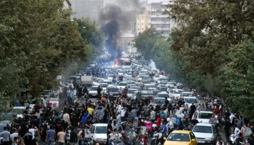 16 manifestantes asesinados y más de 580 arrestados en protestas por Irán