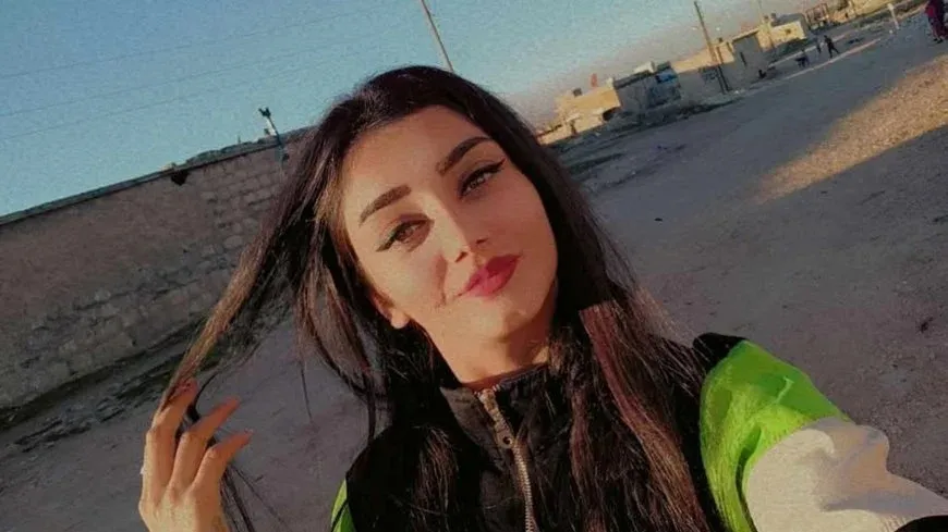 Mujer joven secuestrada del campo ocupado de África