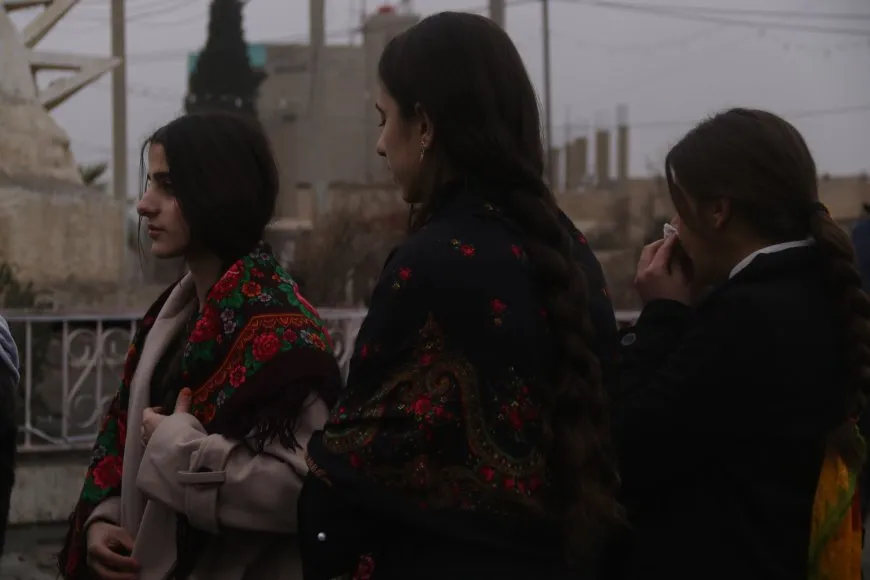 El corte de la trenza de una combatiente de las YPJ provoca protestas en Amuda