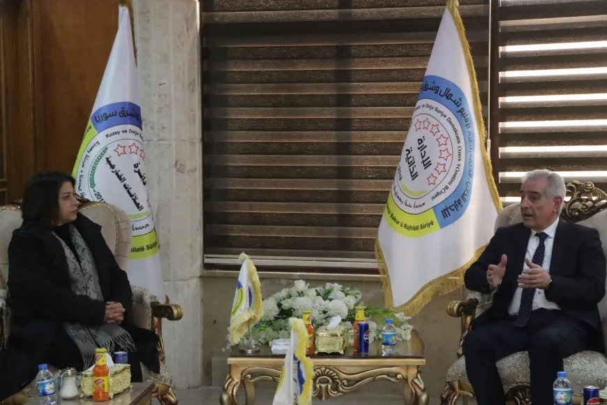 Una delegación del KNC, encabezada por Ahmed Karmus, llega a Rojava