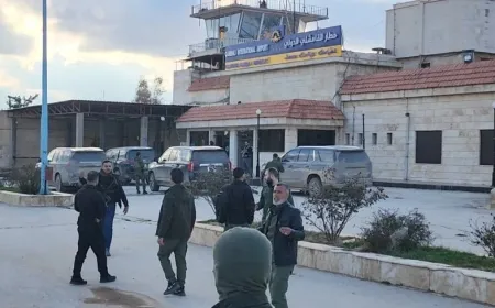 Reunión entre el gobierno interino de Siria y Asayish en el aeropuerto de Qamishlo