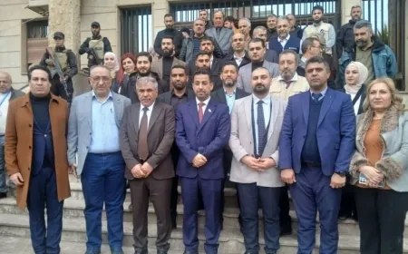 El ministro de Salud del Gobierno de Transición visita la gobernación de Hasaka