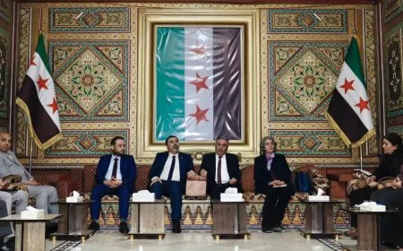 El gobernador de al-Hasakah recibe al Ministro de Educación
