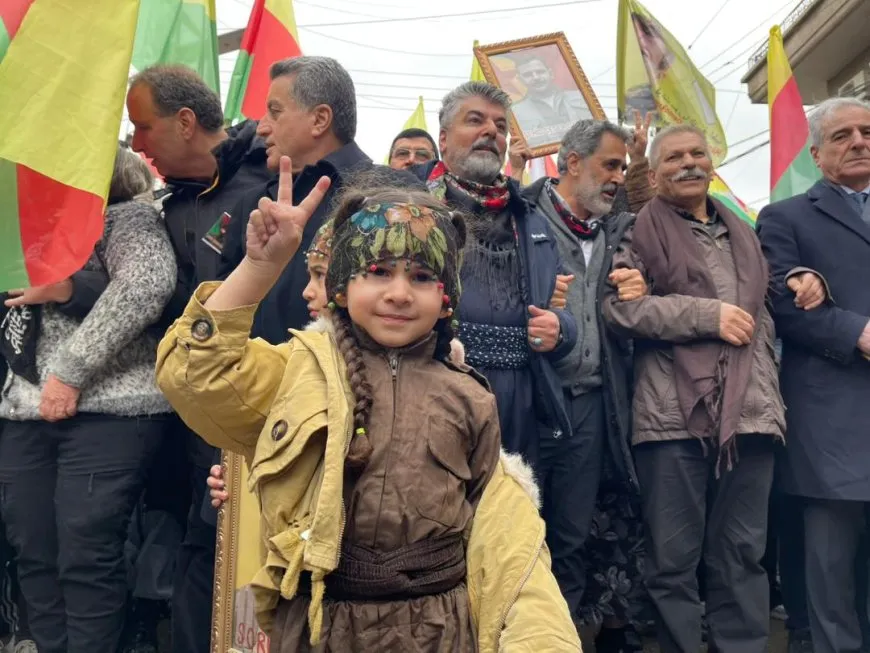 Comienzan las actividades del día de "Apoyo Global para Rojava"