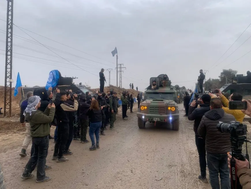 Personal del Ministerio del Interior entra en Hasaka para una reunión de seguridad a puerta cerrada