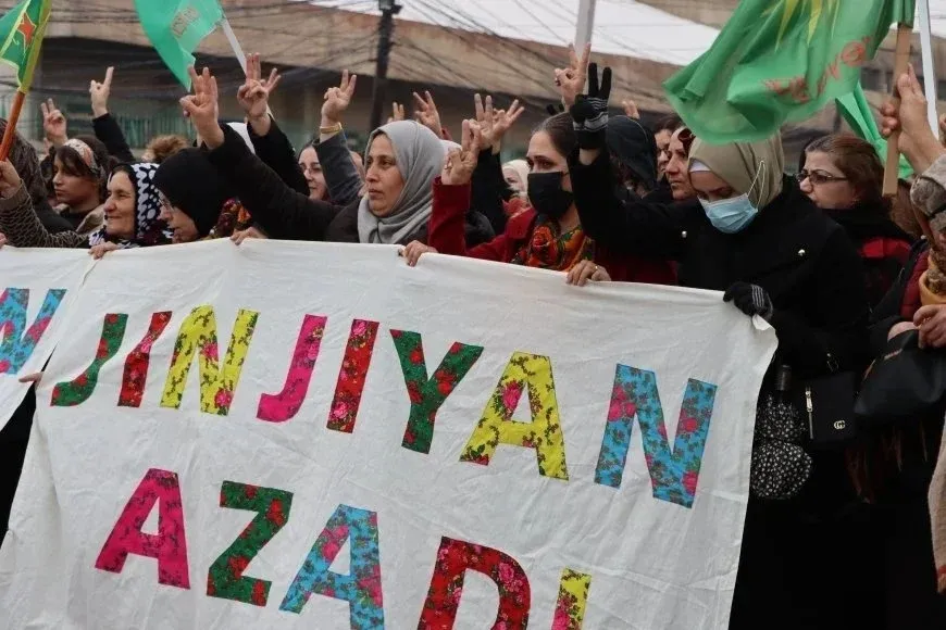 Mujeres en Qamishlo: La resistencia popular derrotará los planes de la ocupación