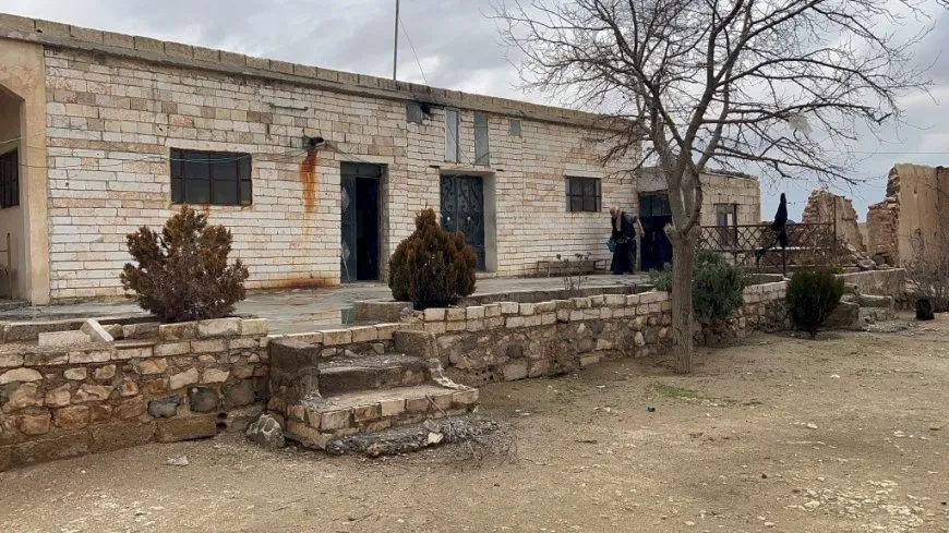 La aldea de Aitweran resiste el asedio cerca de las líneas del frente de Kobanê