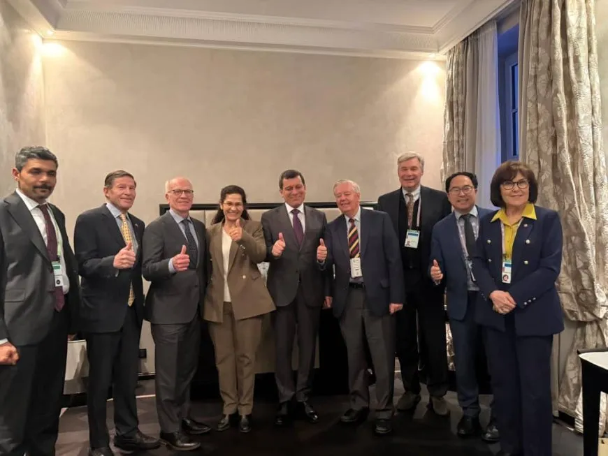 Las SDF se reúnen con el senador estadounidense Lindsey Graham en la Conferencia de Seguridad de Múnich