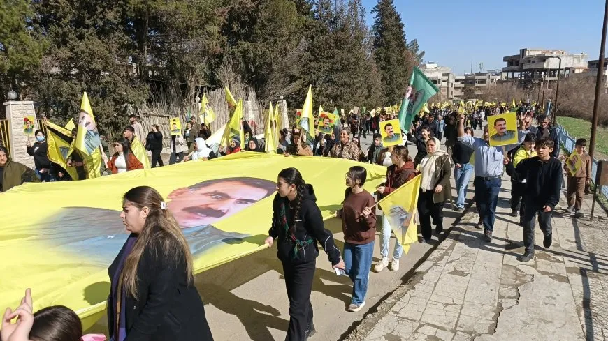 Miles de manifestantes en 9 ciudades denuncian el complot internacional contra el líder Ocalan