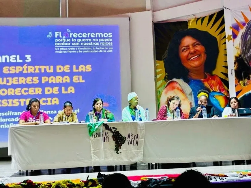La delegación de mujeres de Rojava continúa sus reuniones en América Latina