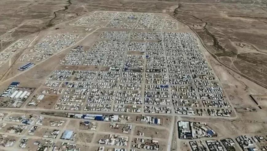 Llegan grupos desde el campamento de al-Hol al campo de Alepo en medio de la incertidumbre sobre los procedimientos de traslado