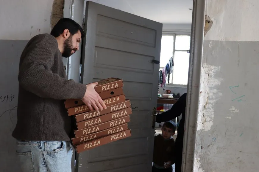 Los jóvenes se organizan para brindar apoyo a los desplazados