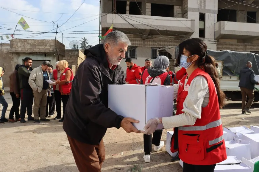 Distribuyen 500 cestas de comida entre personas desplazadas