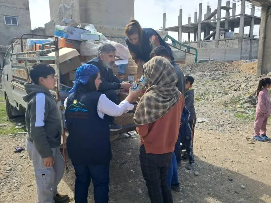 La ayuda humanitaria se distribuye entre los residentes de la sitiada Kobanê