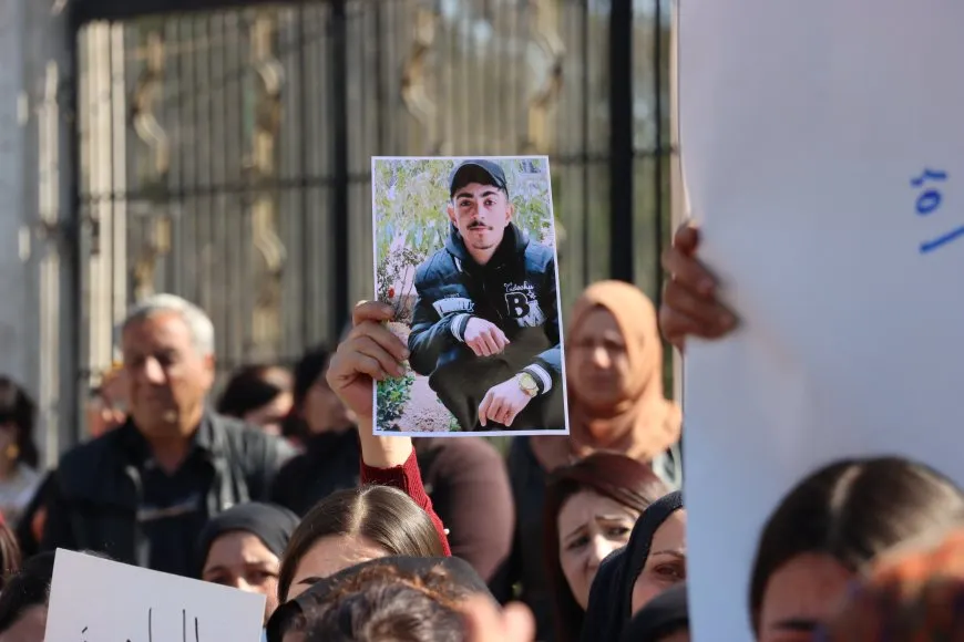 Las familias de los detenidos piden acción para liberar a los detenidos y revelar su destino