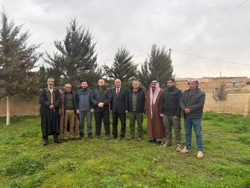 El dirigente de las Fuerzas de Seguridad Interna Siyabend Afrin visita Tal Brak y Tal Hamis